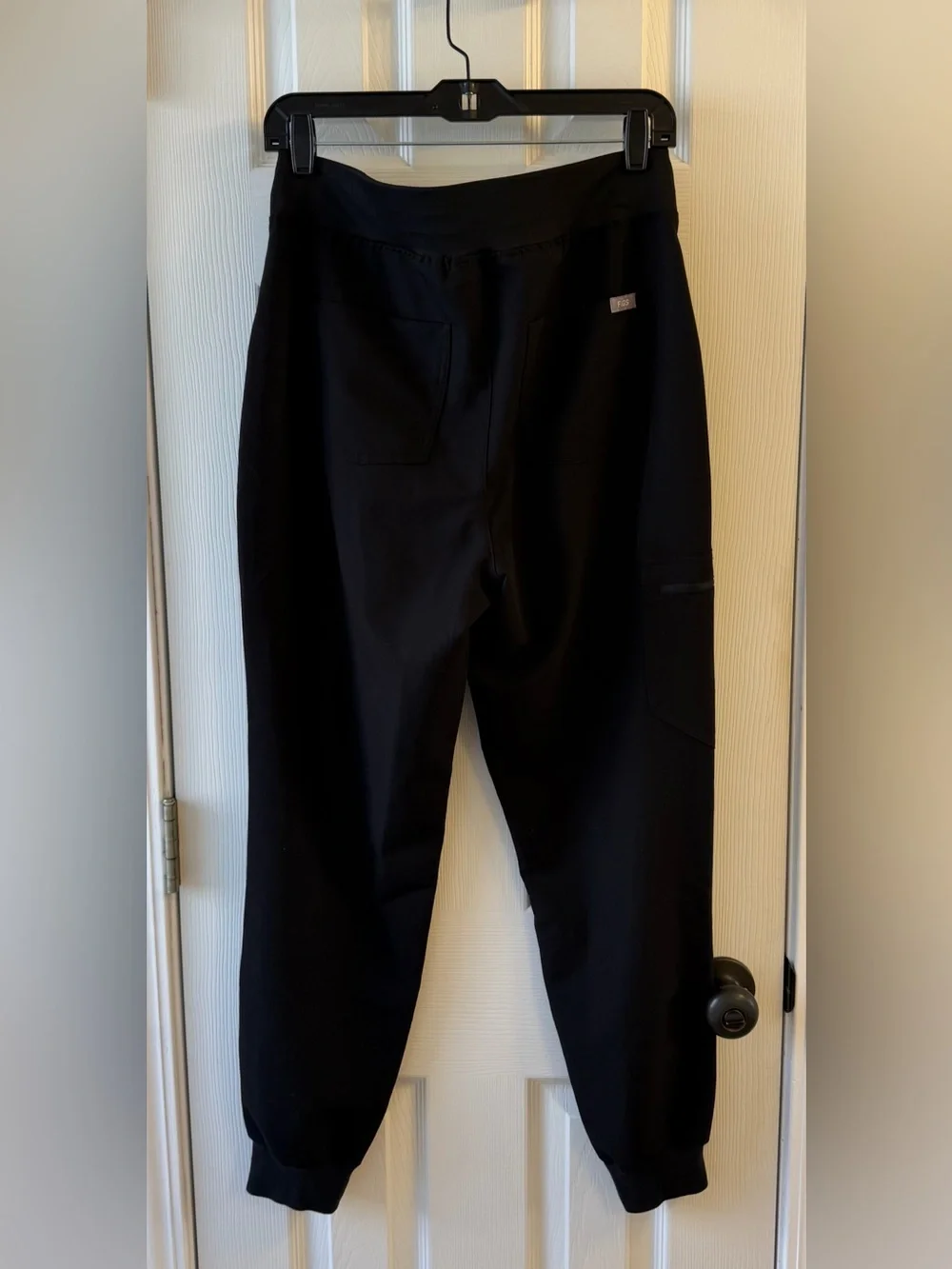 FIGS Women’s Scrub Set - Black - Catarina Top - M & Zamora Jogger Pants - M Reg - Picture 5 of 15